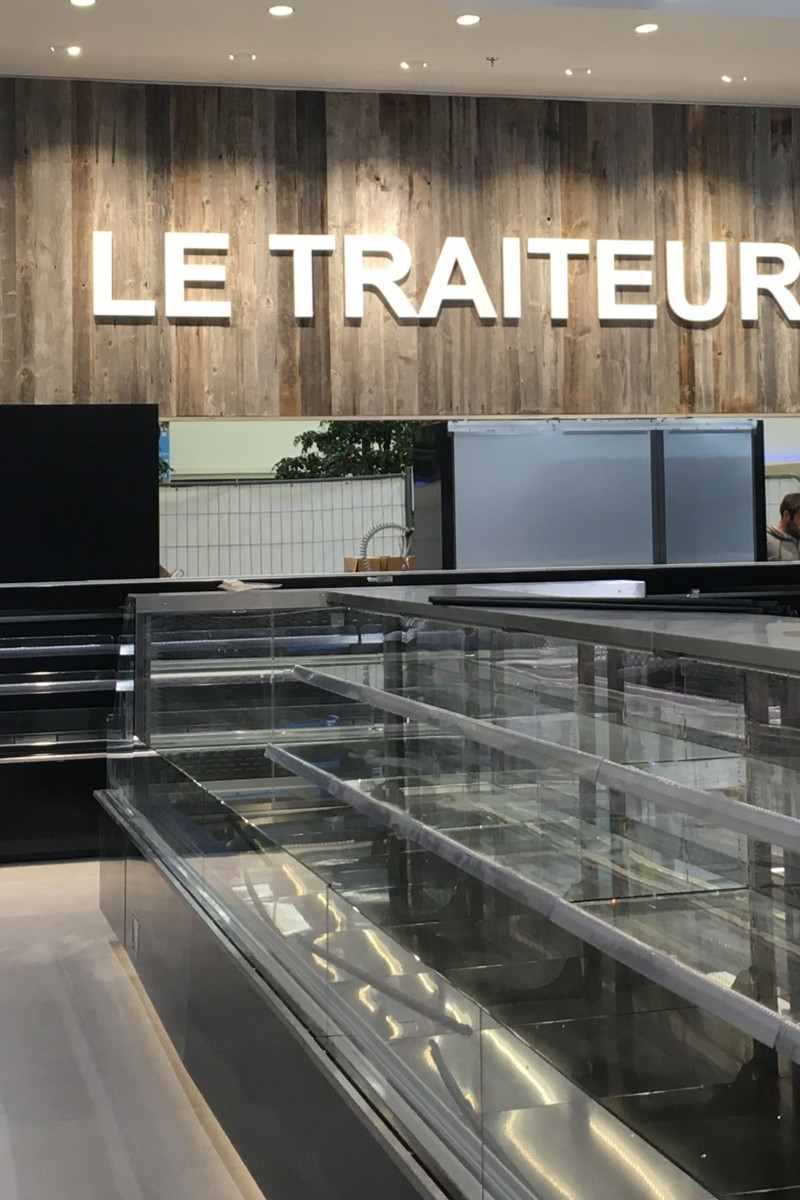 éclairage du rayon traiteur et des vitrines réfrigérées